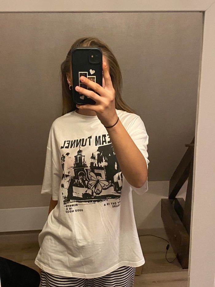 t-shirt blanc, à dessins noirs - photo numéro 2
