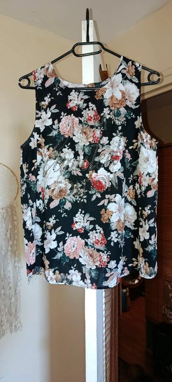 Thee shirt fleurie dentelle neuf