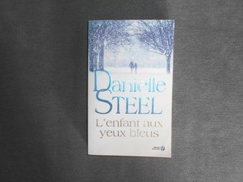 Livre: L'enfant aux yeux bleus (Danielle Steel)