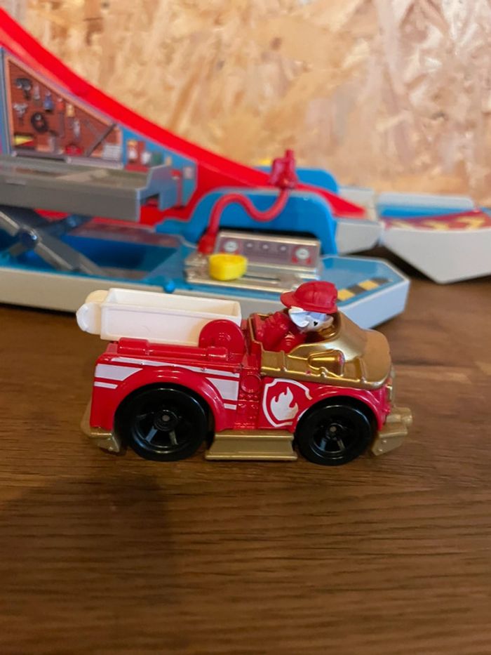 Idée cadeau 🎁 Camion Pat Patrouilleur 2 en 1 True Métal de la Pat Patrouille avec 3 véhicules - photo numéro 6