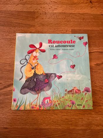 Livre Auzou Mes p’tits Albums Roucoule est amoureuse