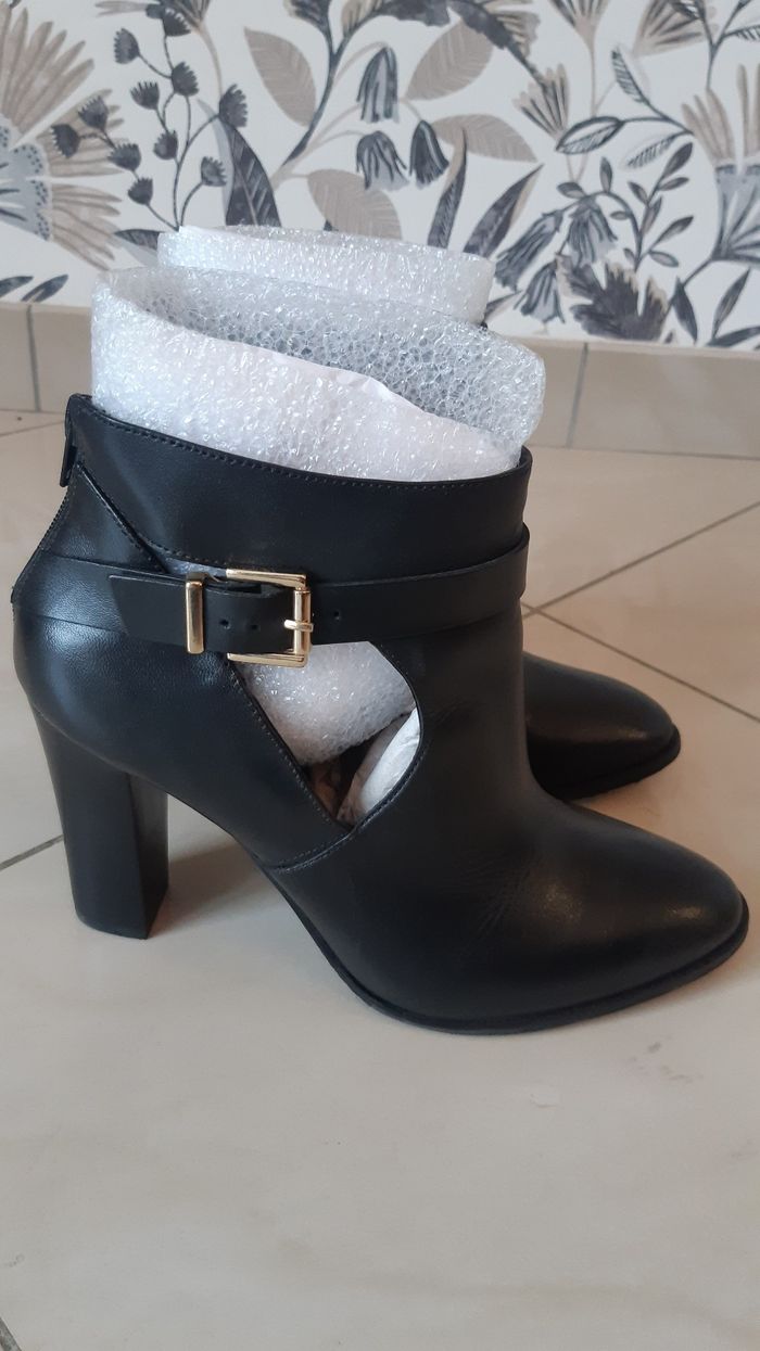 Boots neuve San Marina T40 30€ - photo numéro 2