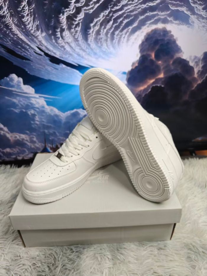 Nike Air Force 1 Low '07 White - photo numéro 4