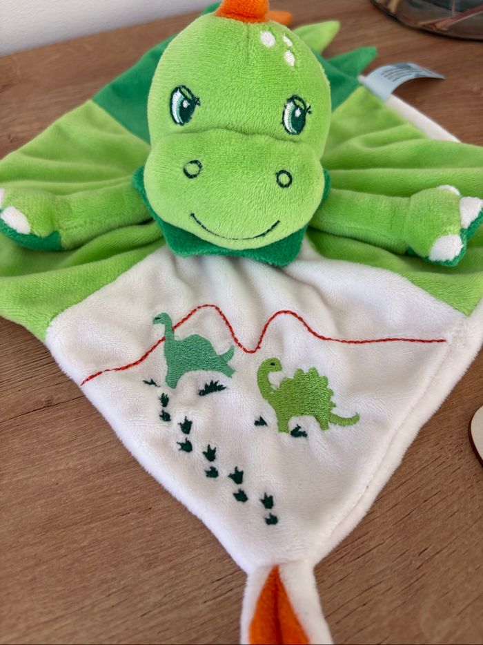 Doudou dinosaure dragon vert orange blanc très bon état - photo numéro 3