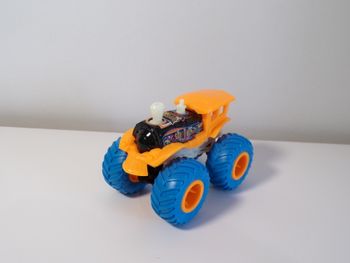 Monster trucks - Hot Wheels - Loco - Locomotive - Lumineux (J19)