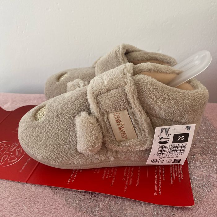 Chaussons Isotoner pointure 25 neuf - photo numéro 2