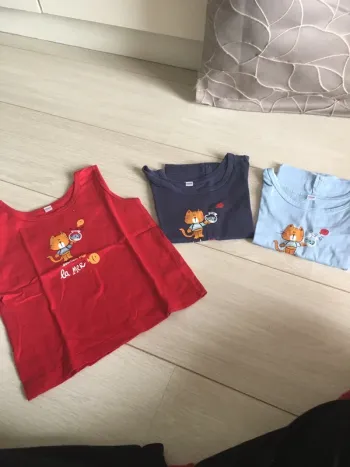 Lot 3 débardeurs 18 mois