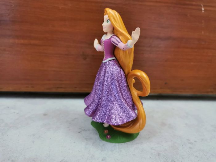 Figurine disney /raiponce - photo numéro 3