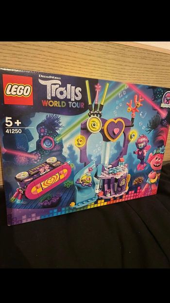 Lego trolls world tour