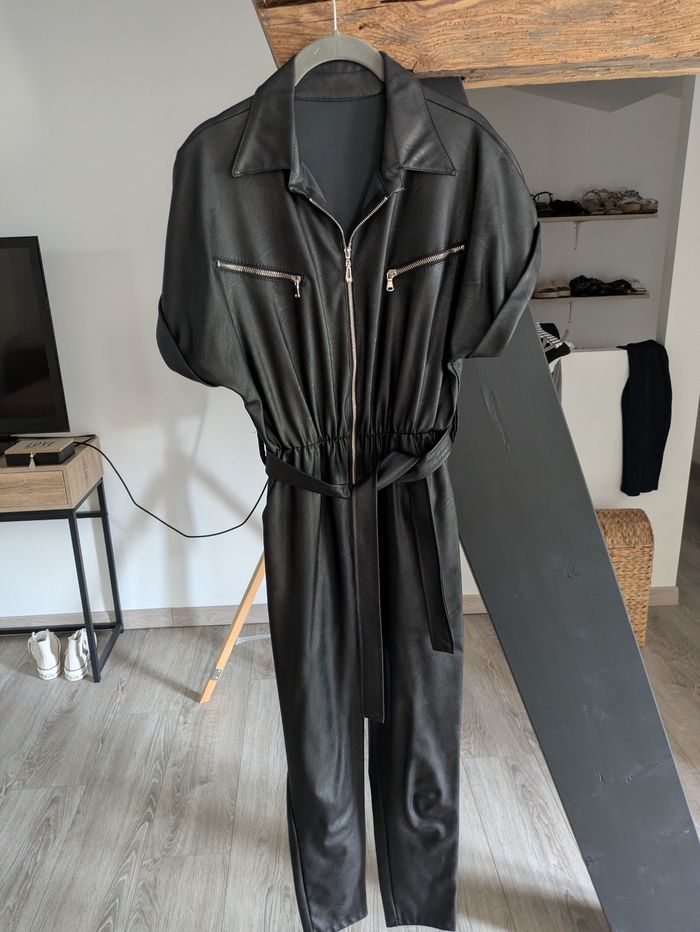 Combinaison simili cuir noiry
