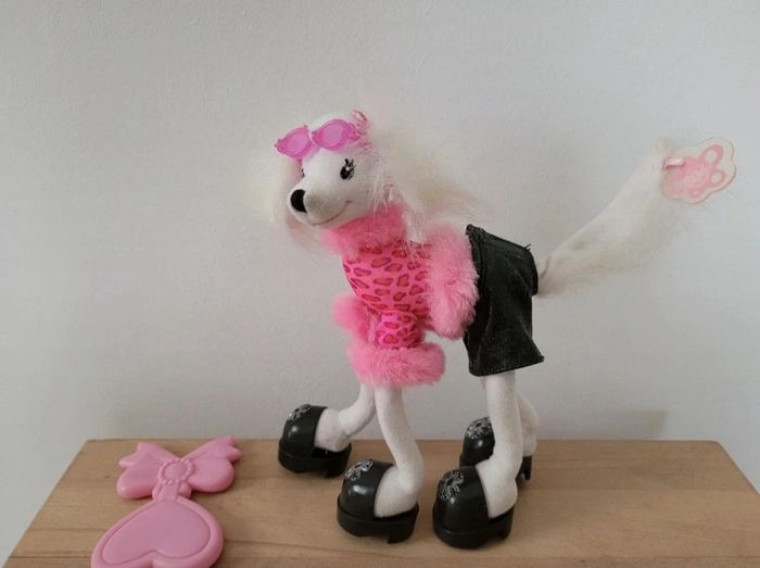Chuen Caniche Barbie avec sa voiture décapotable - photo numéro 2