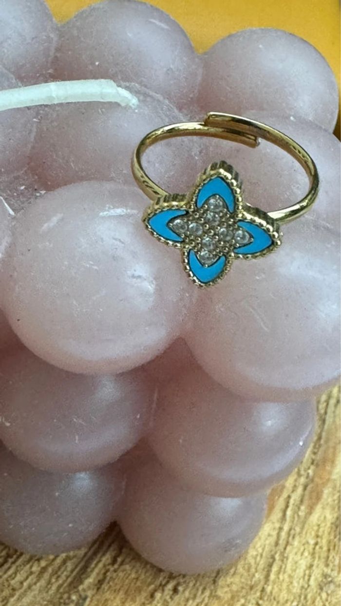 Bague réglable acier inoxydable or trèfle résine turquoise et cristaux neuve - photo numéro 4