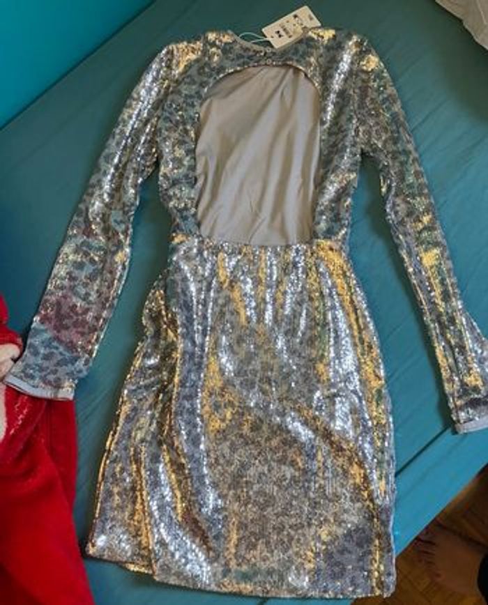 Robe en paillettes de Jennyfer toute neuve - photo numéro 2