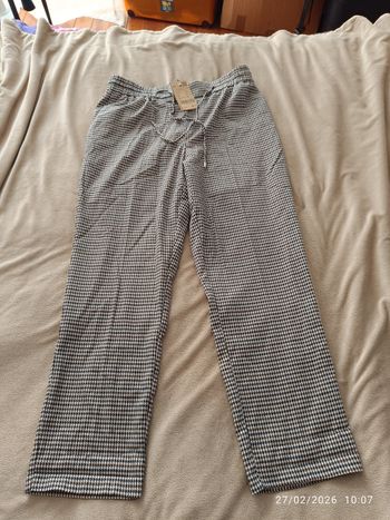 Pantalon femme taille 44  neuf 