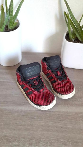 Baskets Adidas pointure 24