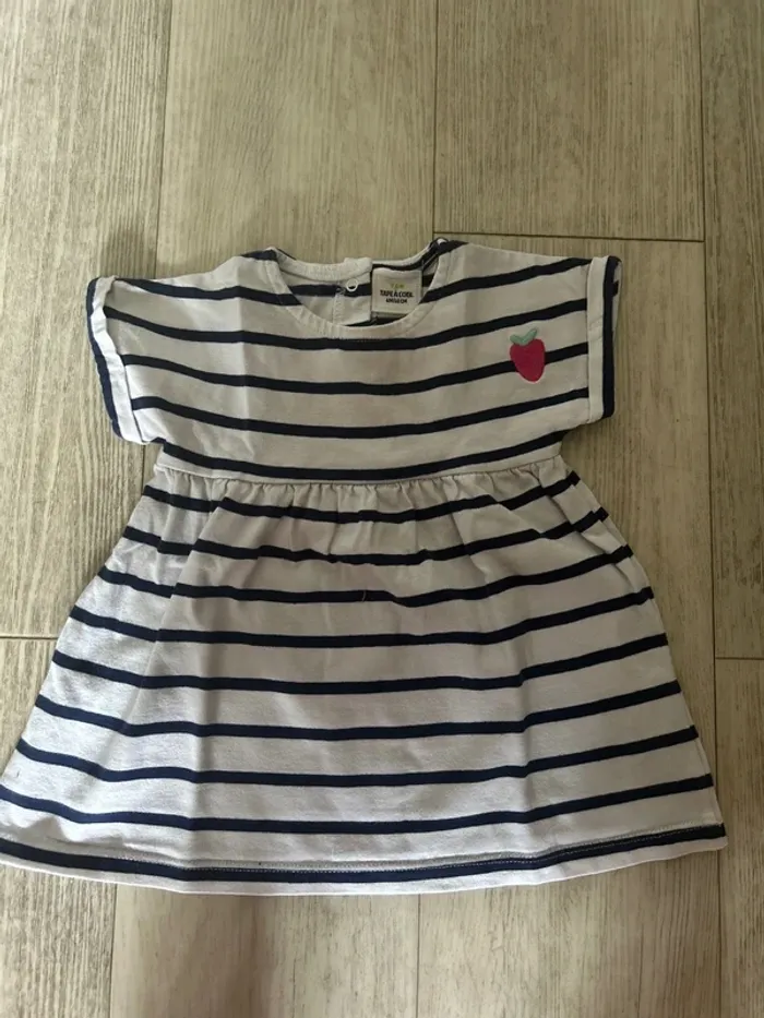 Robe tape à l’œil