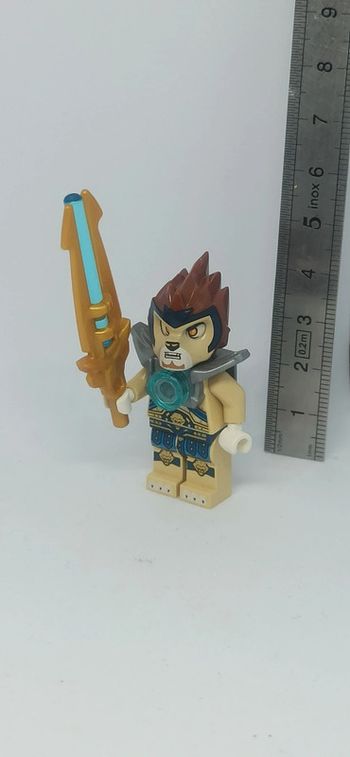 Figurine lion lego chima lennox avec épée
