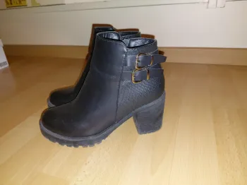 Bottines à talons en cuir taille 36