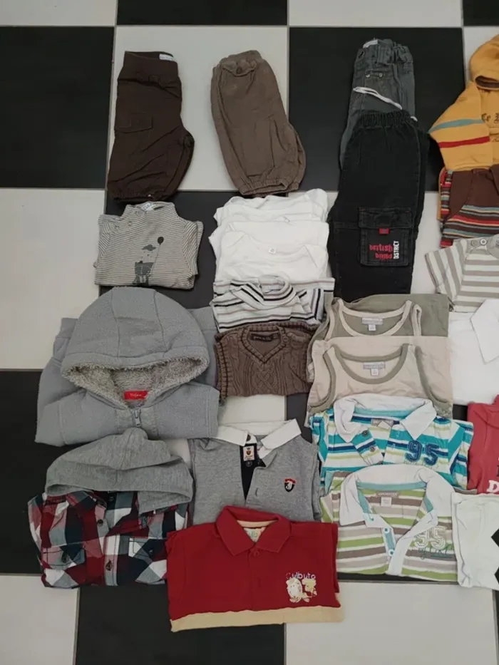Lot de 33 vêtements enfant garçon 1 mois à 12 mois - photo numéro 2