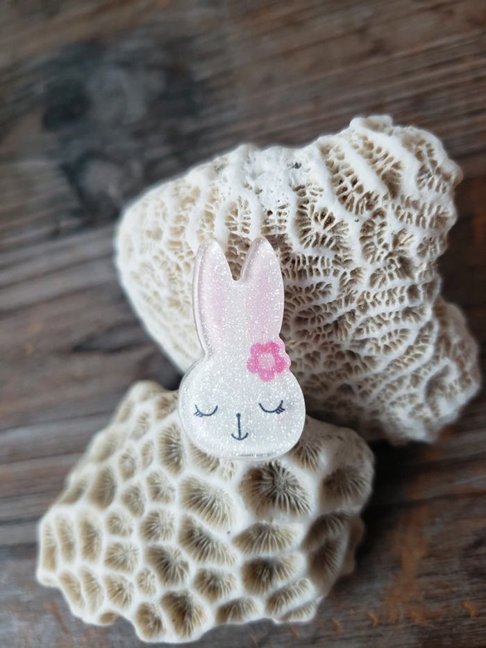 Mignonne petite broche lapin - photo numéro 2
