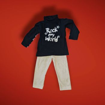 ensemble t-shirt et legging fille 18/24 mois
