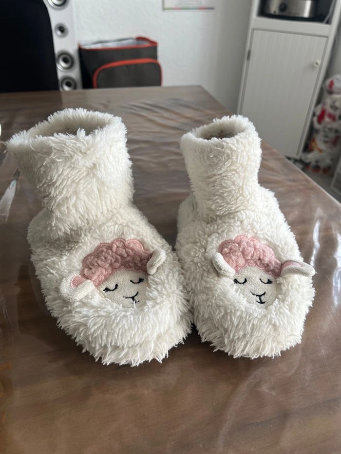 Chaussons montant motifs mouton pointure 28 / 29 - photo numéro 2