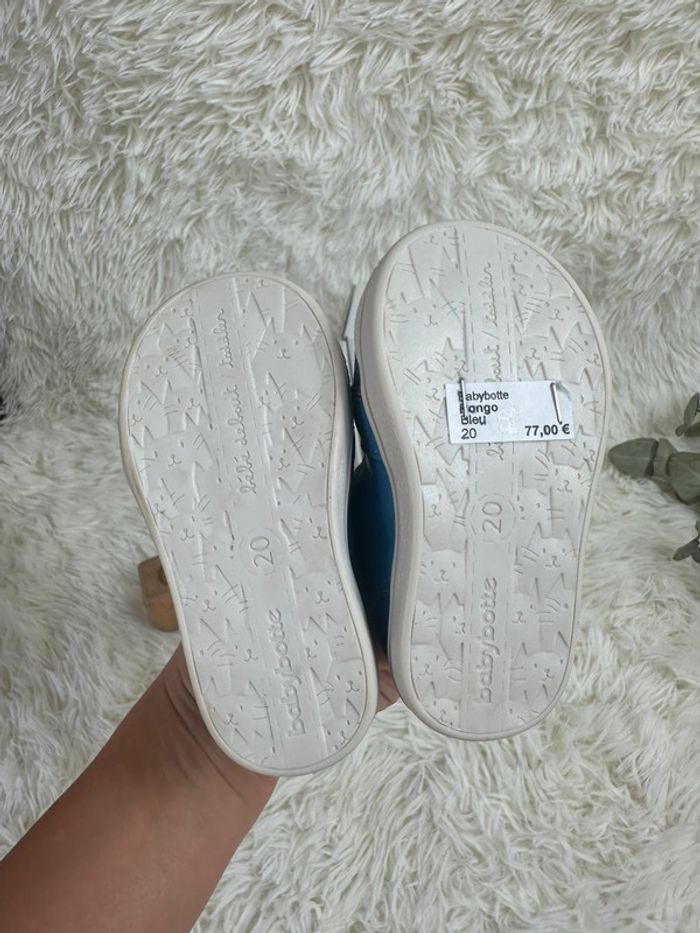Paire de chaussures Babybotte taille 20 - photo numéro 4
