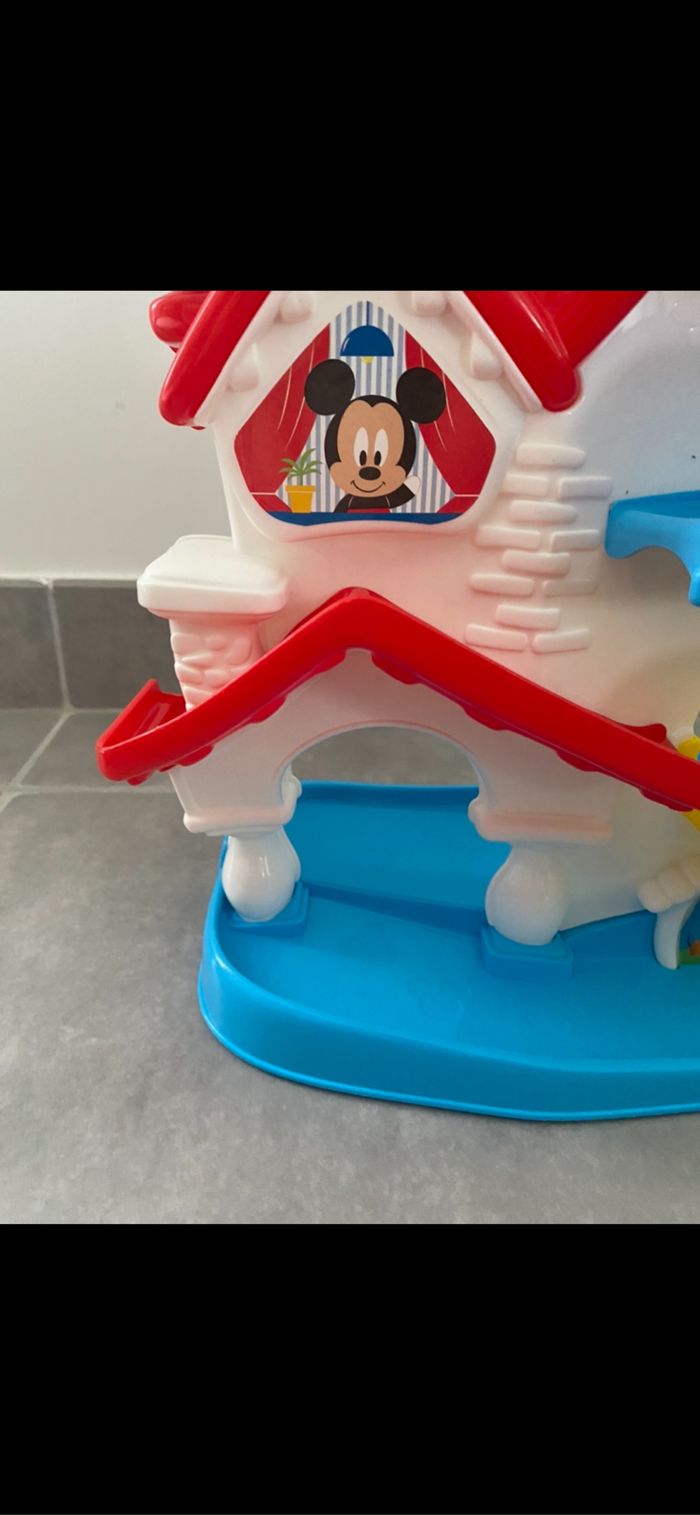 Maison de Mickey avec balle - photo numéro 3