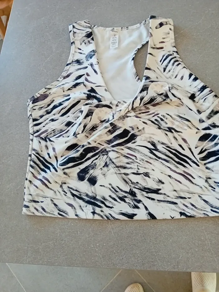 Débardeur décolleté taille M/38 - photo numéro 2