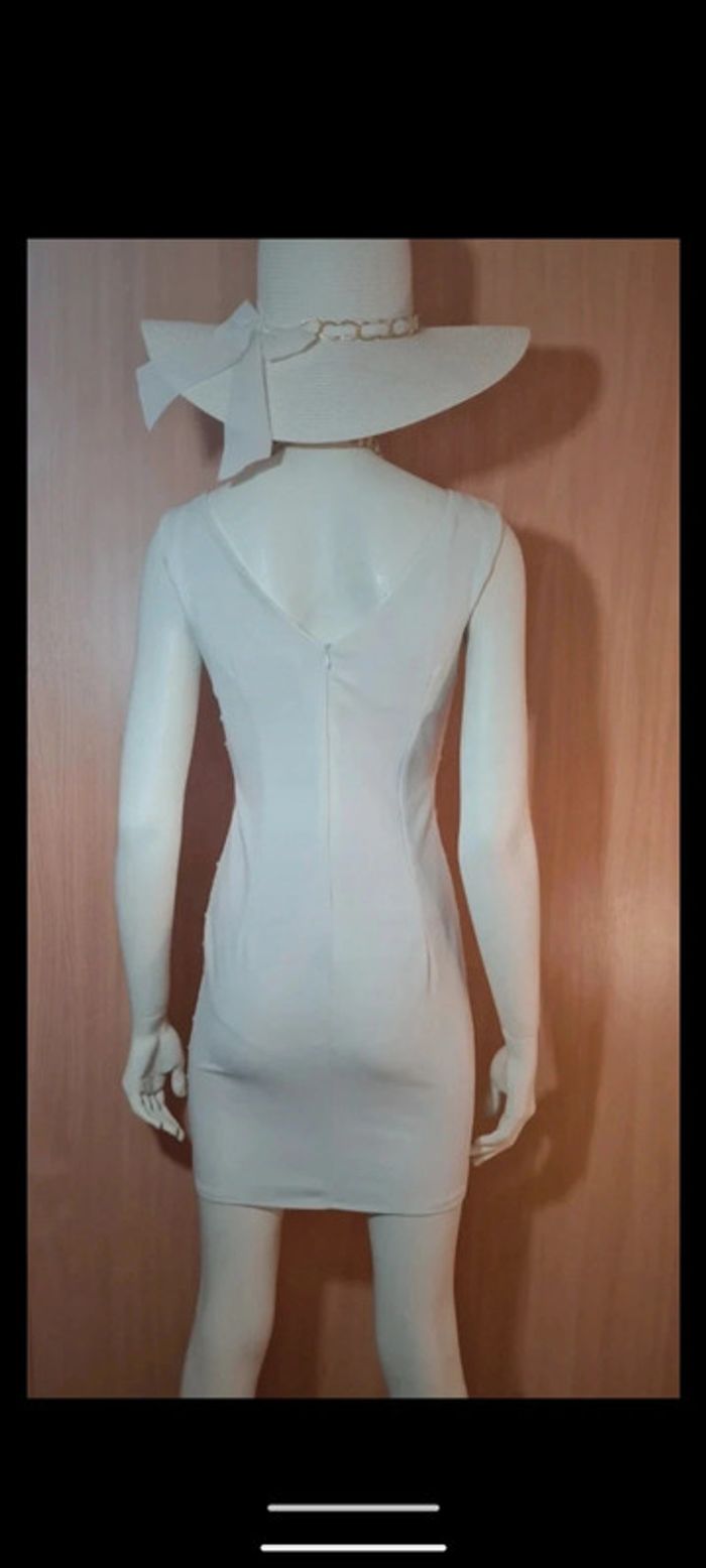 Robe blanche dentelle - photo numéro 4
