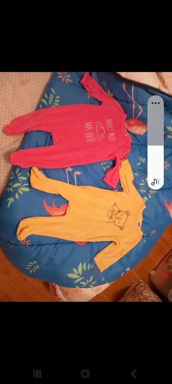 Bonjour je vend 4 pjanna de la marque mot d'enfant
