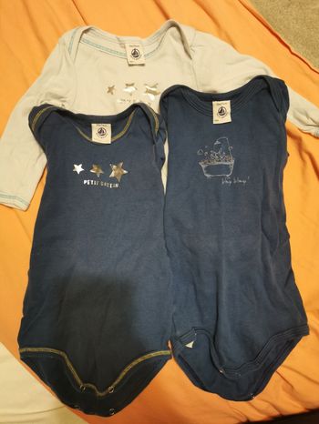 Lot 3 Bodys 12 mois petit bateau