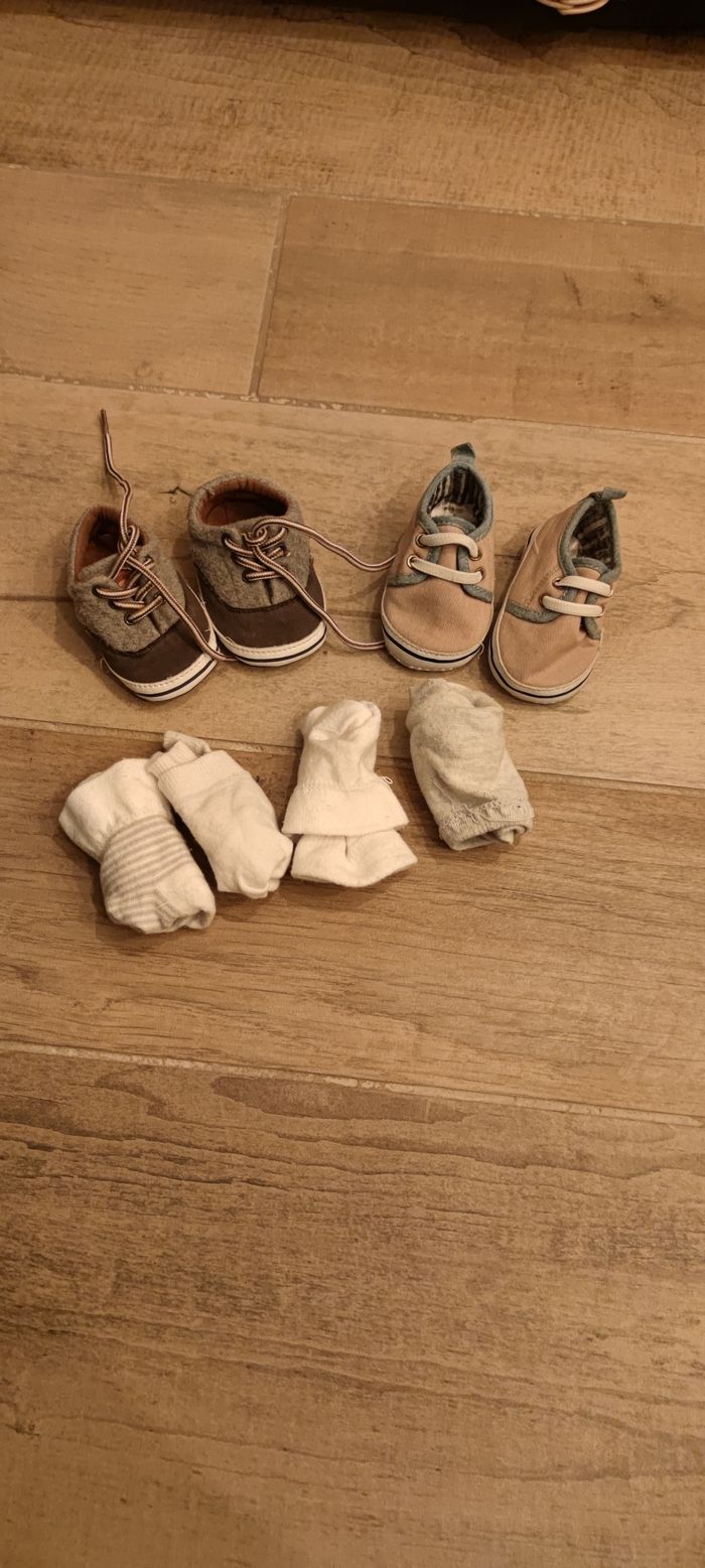 Lot chaussures bébé