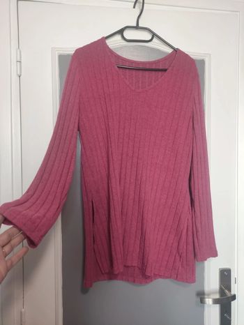 Haut col V rose taille 46