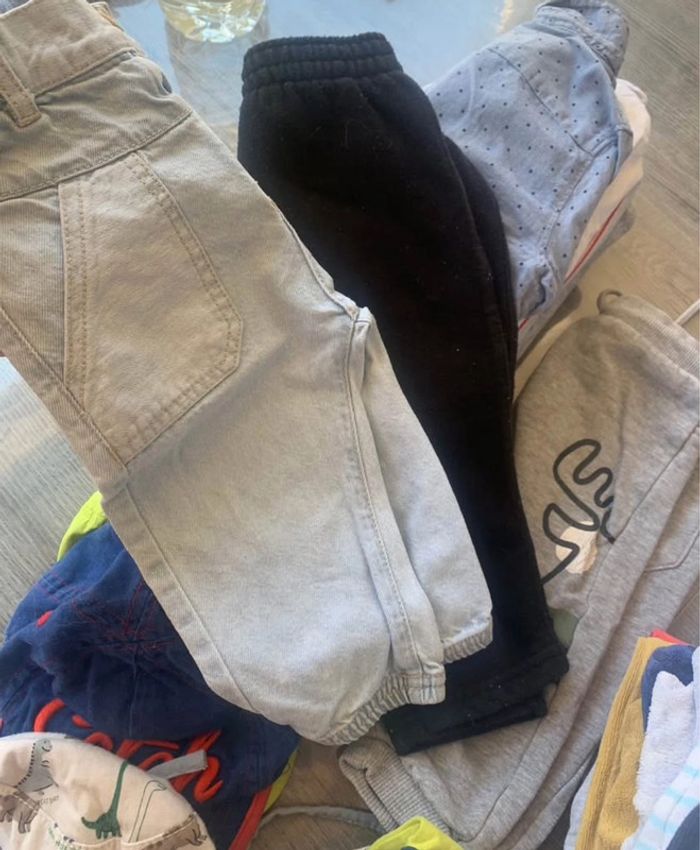 Lot vêtements garçons 12/18mois . 48 pieces - photo numéro 5