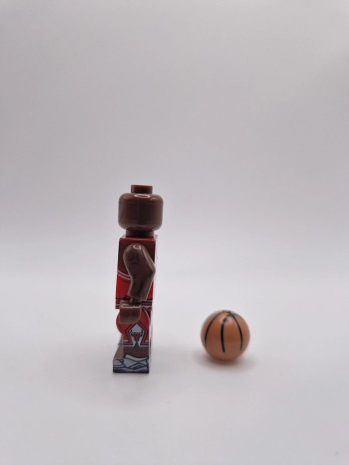 Figurine type lego Joueur de Basket Michael Jordan - photo numéro 3