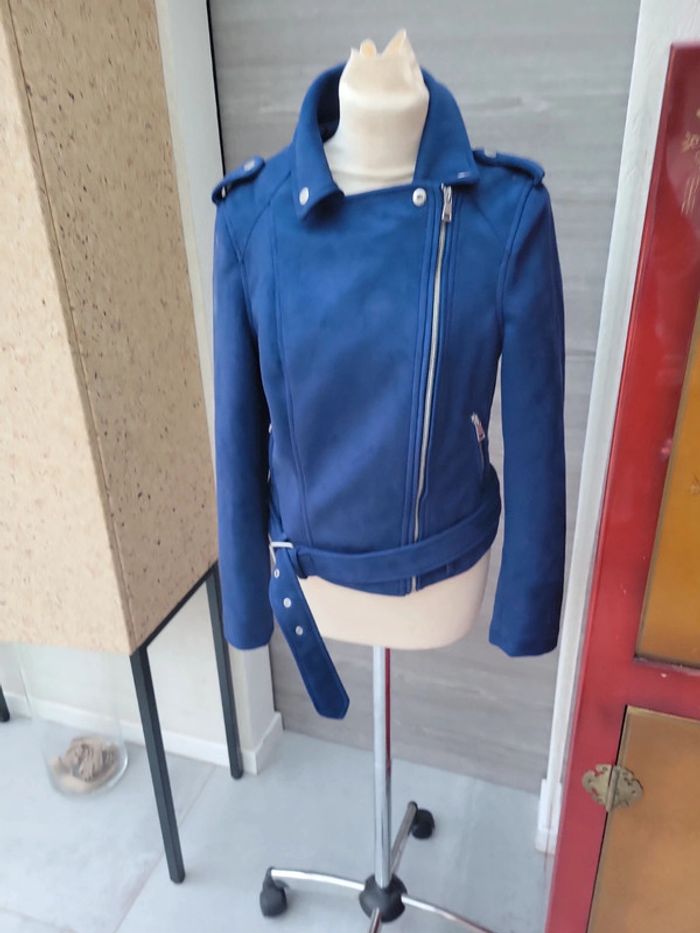 Veste neuve bleu marine toucher velours avec ceinture taille M - photo numéro 8