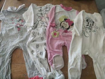 Lot 4 pyjamas Disney 12 mois