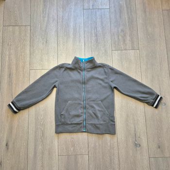Gilet polaire gris.  Garçon 8 ans. Marque Nky