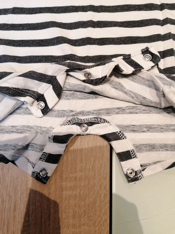 Combinaison short 12mois 18mois - photo numéro 5