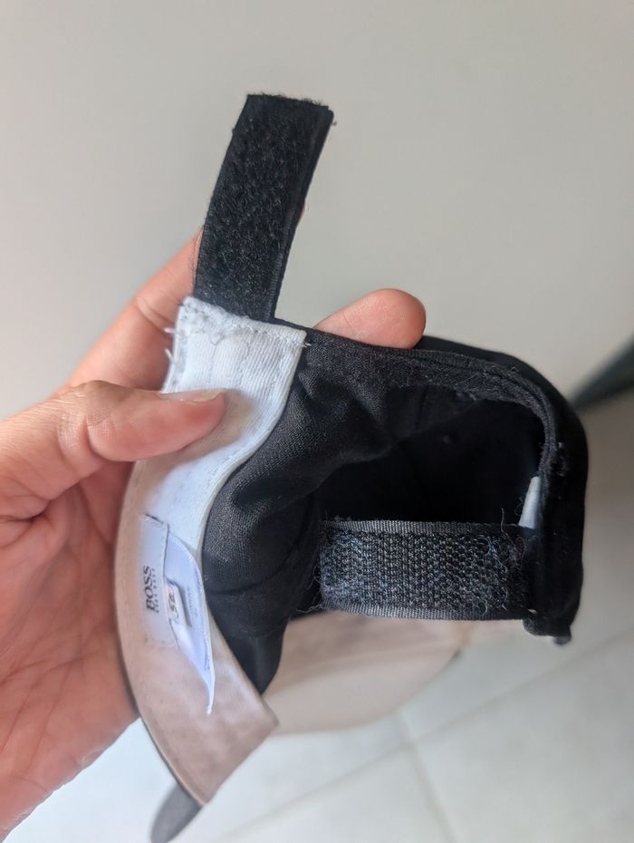 Casquette Hugo boss 3/5 ans - photo numéro 4