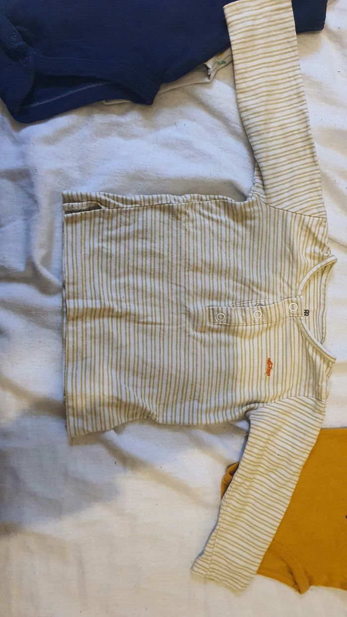 Vetements bébé 6-9 mois