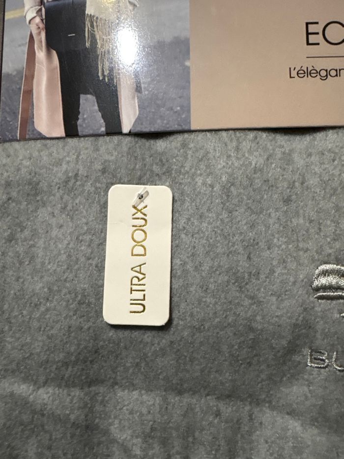 Echarpe burton neuve - photo numéro 4