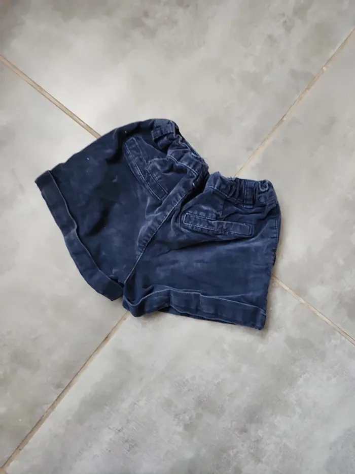 Short marine 7 ans - photo numéro 2