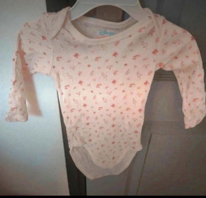 Lot de 5 bodies 6 mois Looney Tunes et disney - photo numéro 8