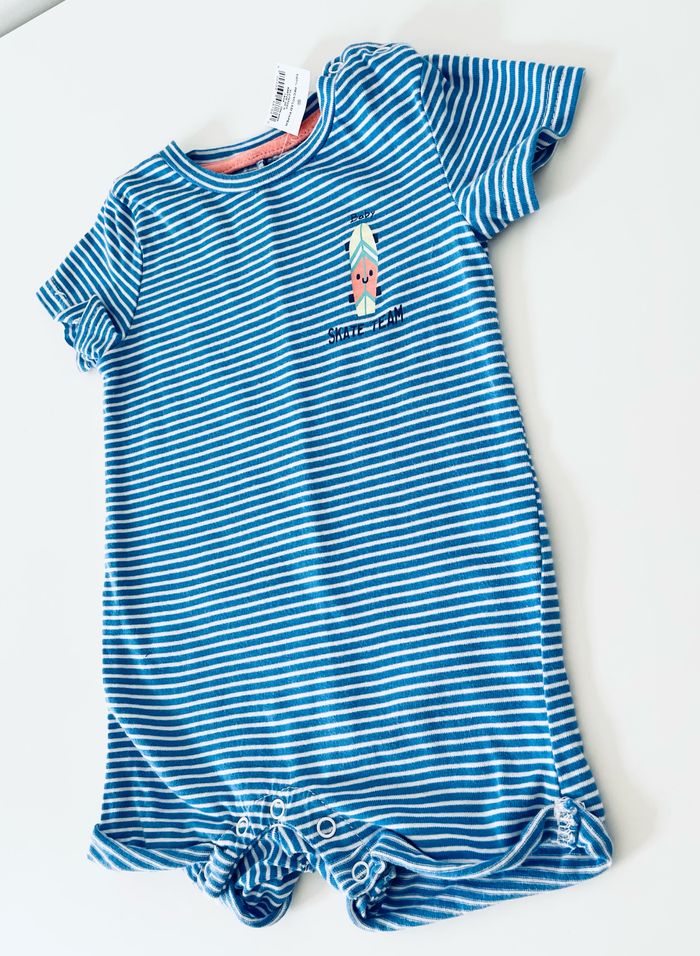 Combishort , taille 6 mois - photo numéro 2