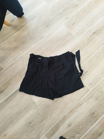 Short noir