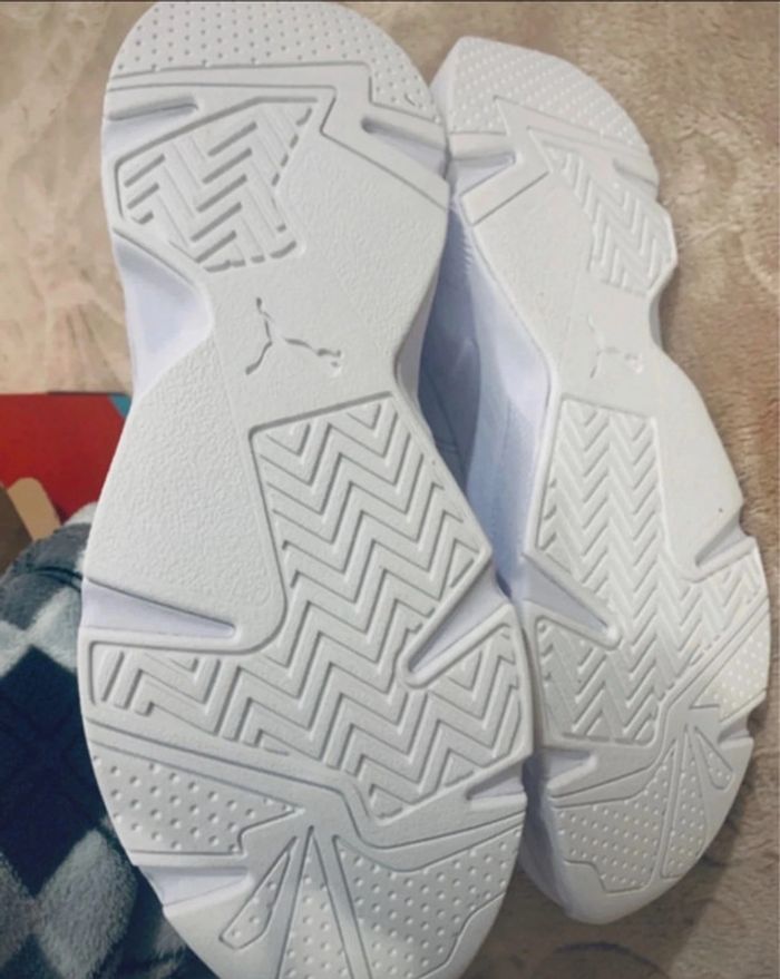 Baskets femme blanc argenté pas de envois avec vinted go 🍭🍭 - photo numéro 6