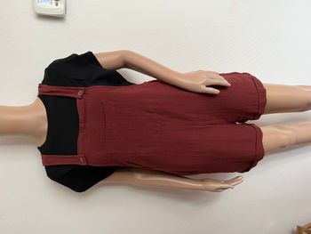 Combi short bordeaux taille 34, 100 % coton T-shirt noir non fourni