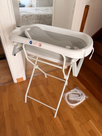 Baignoire pliable avec support sur pieds 
